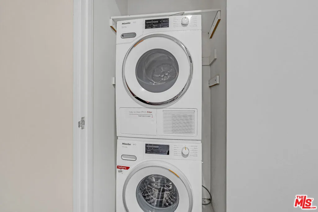 801 S Grand Avenue 2202, Los Angeles, California 90017 home-pic-34